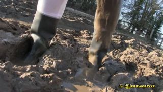 Muddy Wellies Flashing latex whores_are_us-6