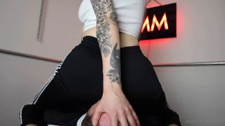 Femdom Porn Hunter Bradley – Adidas – All Day I Dream About Sniffing (Ass)-9