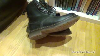 TABEA AND HER YELLOW TIGHTS DR. MARTENS BOOTS-8