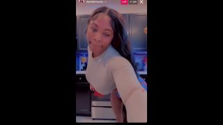 Dimeberacky Spanks Her Bouncy Ass Dimeberacky Fetish-1