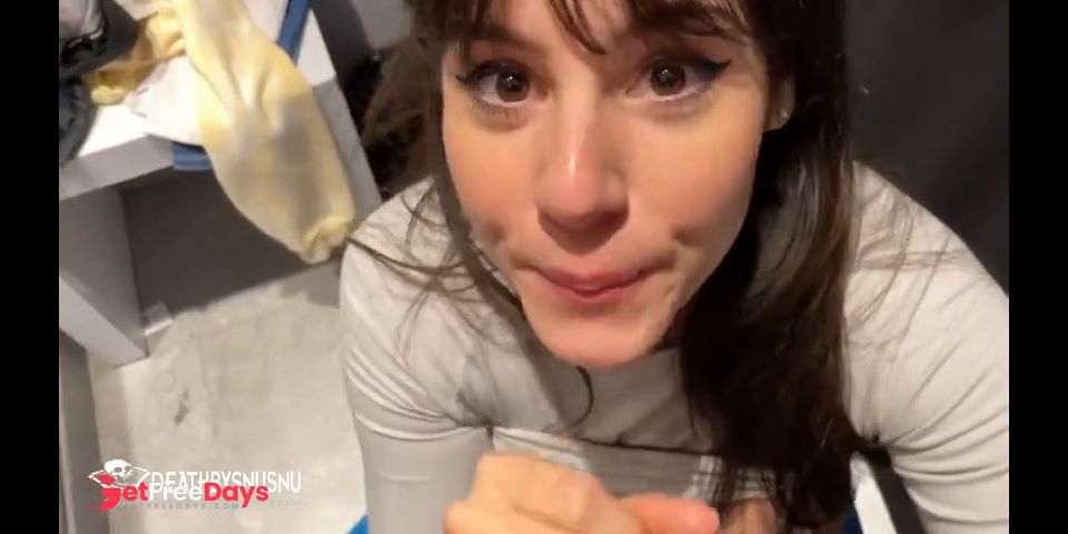 Espaola Cachonda En Pblico Se La Chupo En El Probador Quiero Su Leche En Mi...