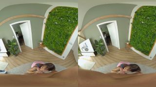 Horny Hungarian - Smartphone VR-1