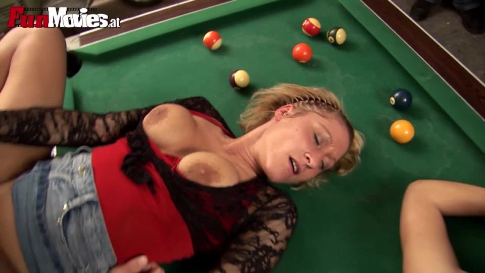 FunMoviesAt 0052 Poker cum fest (mp4)