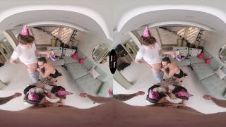 Jane White, Margo Von Teese, Oksana Katysheva - The Cumst...-3