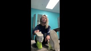 xxx video 34 goddessollympia 13-11-2020-161957752-Sweaty feet at the gym - goddessollympia - feet porn step sister foot fetish-1