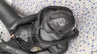 Vicky De Vika - Cold Shower In Black Latex - Fetish-8