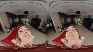 Surprise From The Physical Therapist - Smartphone Vr - Close ups-5