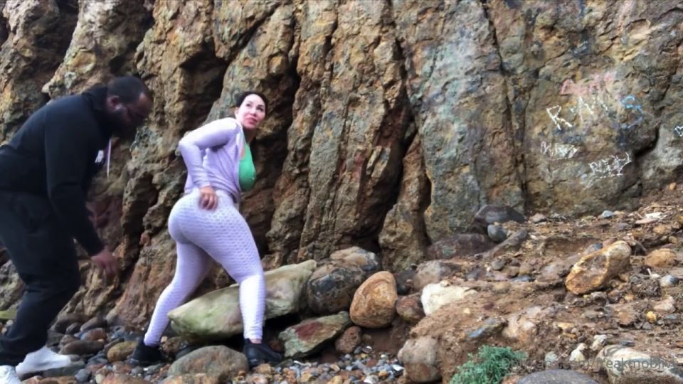 Queen Rogue Quick Outdoor BBC Sex Tape - Latina