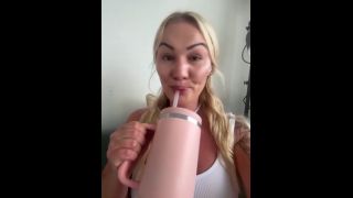 Eva Elfie Teases her Petite Naked Body in Exposed XXX Video Eva Elfie fetish-9