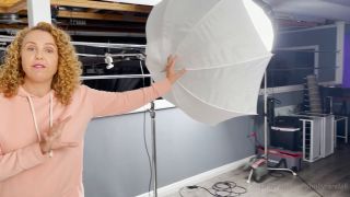 Holly Randall 0gw4nszwrc68xk4yrl8c3 source-1