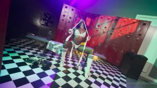 Holly Randall 0gw4nszwrc68xk4yrl8c3 source-8