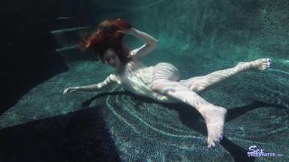 SexUnderwater e1030 Arietta Adams UW Model Training 2 (mp4)-2