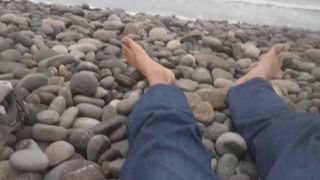 Hercolezz - RELAXING ON THE BEACH FEETS FETISH BIG COCK BULGE-4
