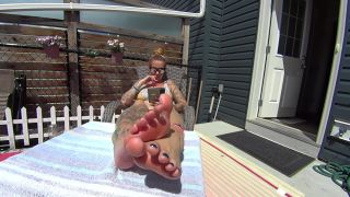 Girl Next Door Teases you with her INCREDIBLE Pink Soles while Tanning! - The Fantasy Chest 2-4