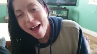   Mom  Hot pretty girlfriend blowjob with cumshot in mouth - Cumshots  Mom-9