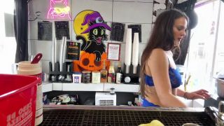 Huge Ass Bikini Barista Makes Her Ass Clap And Serves Customers-5