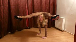 Flexible dance show-4