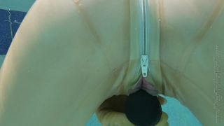 7787 Underwater Play In Transparent Latex-0