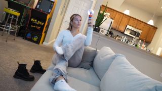 Fetish porn GirlsGoneHypnotized – Victoria Mesmerized to Model Her Feet fetish  -2