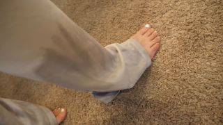 Fetish porn GirlsGoneHypnotized – Victoria Mesmerized to Model Her Feet fetish  -6