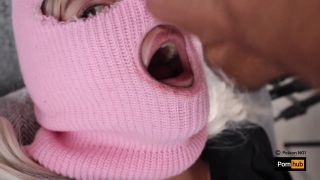 Couple Cette pute se fait attacher et enfoncer une queue dans le bouche !!!-9
