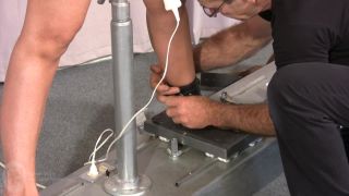 House of Gord14 11 14 Callisto Tries The Splitzer (Installation)-5