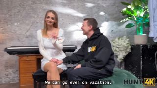 Steve Q,Naomi Love - HUNT4K. Sexy blonde doesn’t mind to have sex with benefits in front of her boyfriend-2