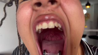 Colombian Big Ass – giantess destroys everything with her big mouth Femdom!-2