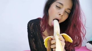 Enjoying A Banana. Mila Garcia 720p-5