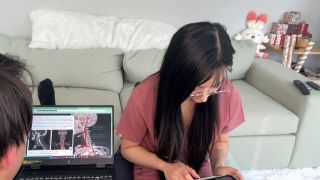 Video AMAF Medical Student Elle Lee Returns The Favor To Her Tutor ...-1