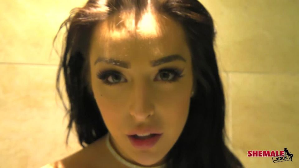 Stunning Chantel Santini Takes A Bath! Sex Clip Video Por...