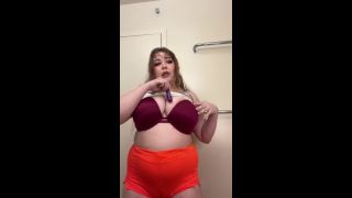Olivia Hanson - USING MY VIBRATOR IN THE HOOTERS RESTROOM-1