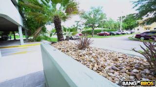 Lexi Luna – Lexi Having Wild Fun Around The City (Full HD) Blowjob!-1