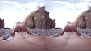 Virtual Papi VR 8K Beach Sex: La Petite Ange Outdoor Fun!-6