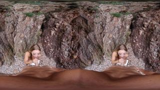 Virtual Papi VR 8K Beach Sex: La Petite Ange Outdoor Fun!-9