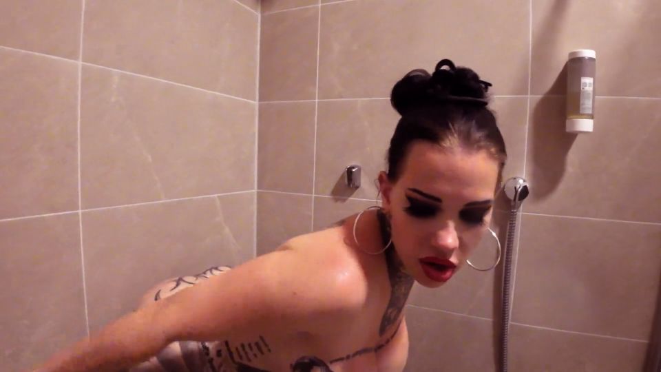 MissAlessaMilano: Hot Shower Do-It-Yourself Orgasm FullHD