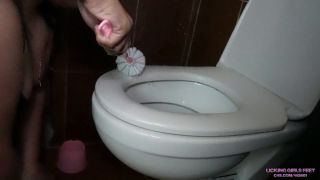 LICKING GIRLS FEET: "PAMELA AND EVELINA - LET'S CHECK HOW CLEAN OUR TOILET IS" (1080 HD) (2024)-0