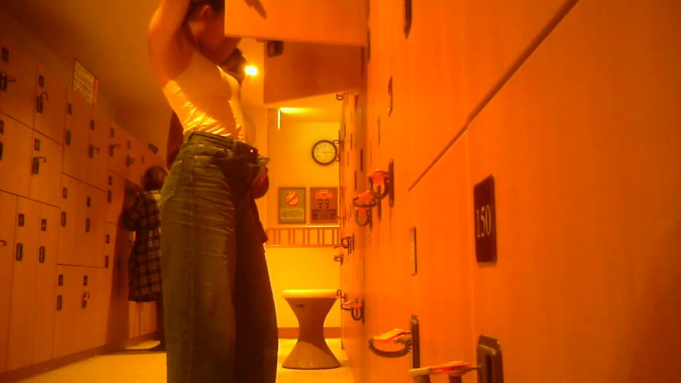 Voyeur Locker Room - tuoyishuodaoshe10 on voyeur 