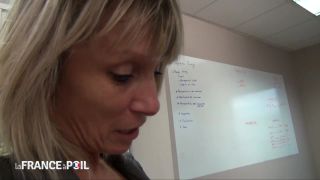 LaFRANCEaPOIL Mme Labite, chef d entreprise autoritaire, menace son employц╘    (mp4)-0