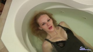 Sexunderwater.com- Ali May - Underwater Bathtub Girls-3