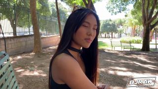 Bjraw may thais mouth gets loaded pick up porn.-1