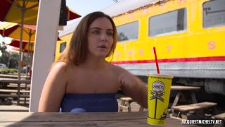 JacquieEtMichelTV presents A Los Angeles avec Virginie, 29ans – 14.03.2018 milf -1