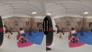 Cowgirl Watch Lulu Chu Fuck Her Client in the Gym before She Returns to Suck Your Cock-1