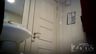  Watch Free Porno Online – Voyeur – A hidden camera in the restroom of the restaurant , voyeur on voyeur-8