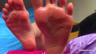 Goddess Vanessa - Under Pink Giantess Soles (Femdom porn)-7