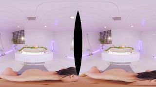Karen Yuzuriha - EBVR-049 A -  (UltraHD 2021)-7