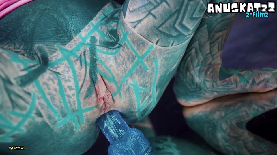 [K2S.CLUB] Anuskatzz - Dein trippiger hippie spielt mit Pippie und Analdildo - FullHD 1080P