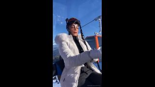 Rubbermissy - Snowboarding in latex.-8