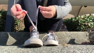 Onlyfans - Beneathmytoes - Converse removal no socks - 30-09-2019-0