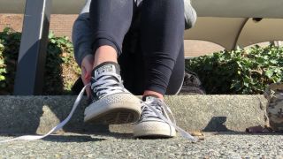 Onlyfans - Beneathmytoes - Converse removal no socks - 30-09-2019-1